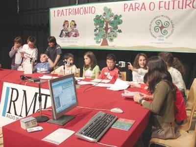 A Asociación Ponte…Nas Ondas manifesta a súa ledicia pola consecución do premio á Mellor iniciativa no campo da comunicación en medios informativos